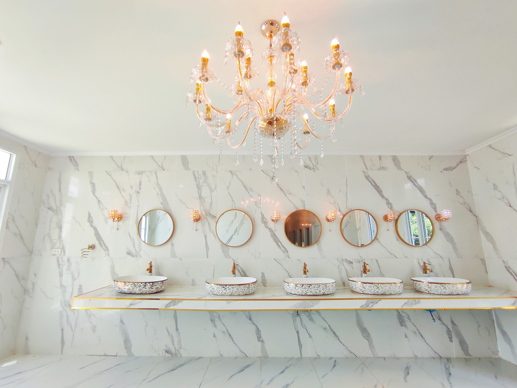 ห้องน้ำหรูหราและสะอาด